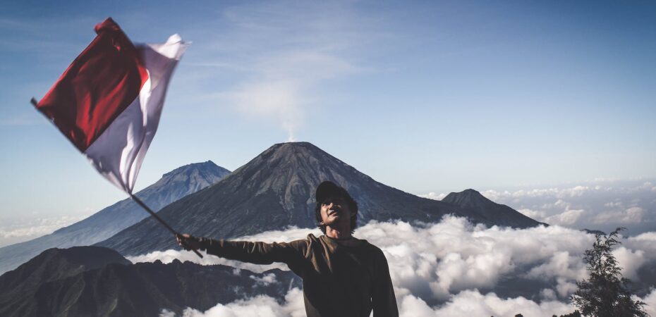 Air Travel Back to Normal in Indonesia, but Mount Merapi Still Spews Ash
