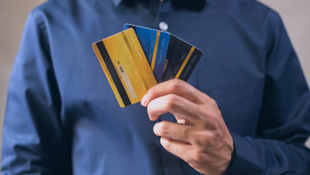 Travelers Upset by Credit Card Commissions for Payments Abroad
