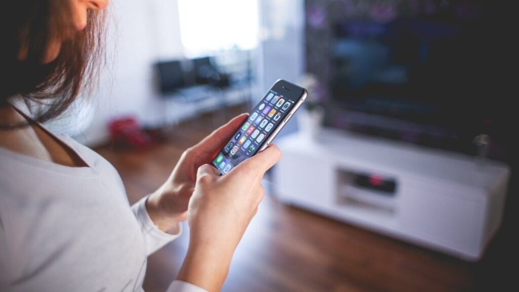 Travelocity iPhone App Adds Last Minute Deals for Travelers