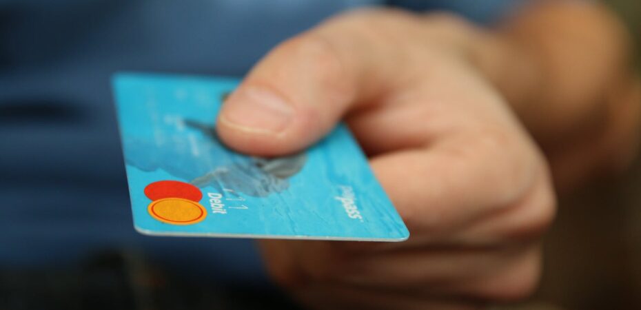 Travelers Upset by Credit Card Commissions for Payments Abroad
