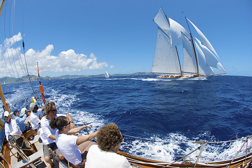 5 Great Places to Go Boating in the Caribbean