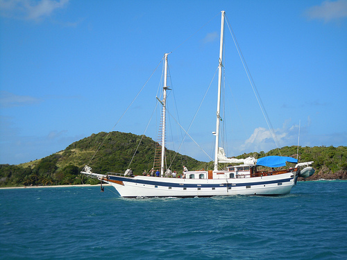 5 Great Places to Go Boating in the Caribbean
