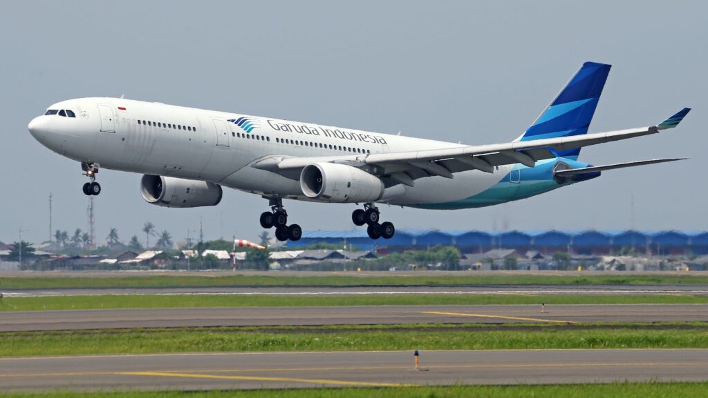 Alaska Airlines Partners with Banfield Pet Hospital to Improve Fur-st Class Care Program