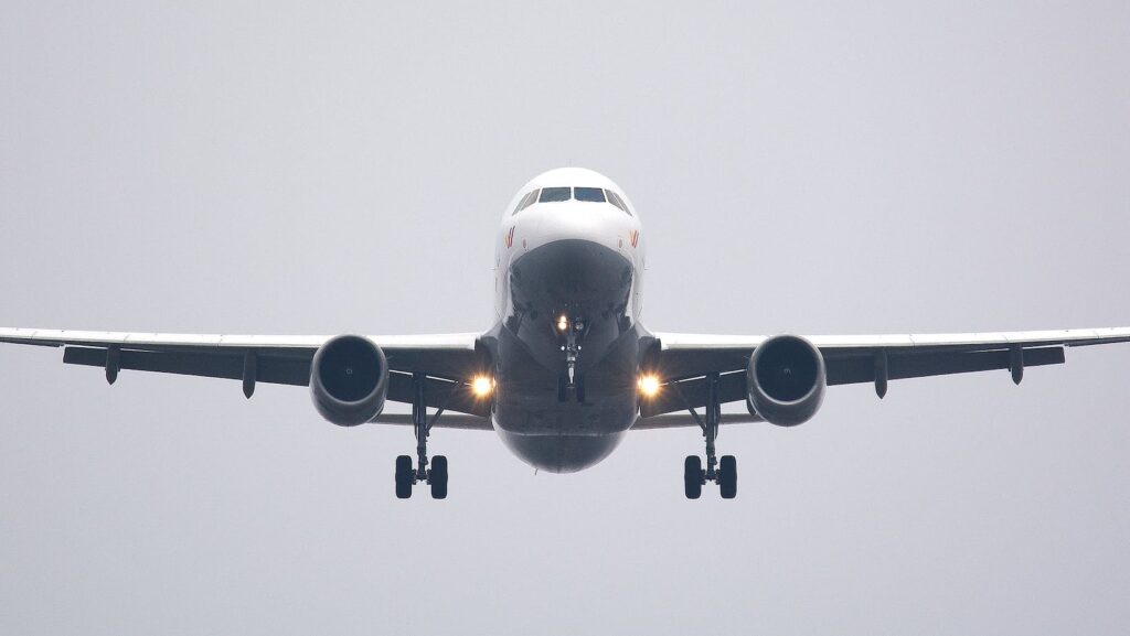 Almost 30% of US Flyers Keep Portable Electronic Devices Turned on in Planes