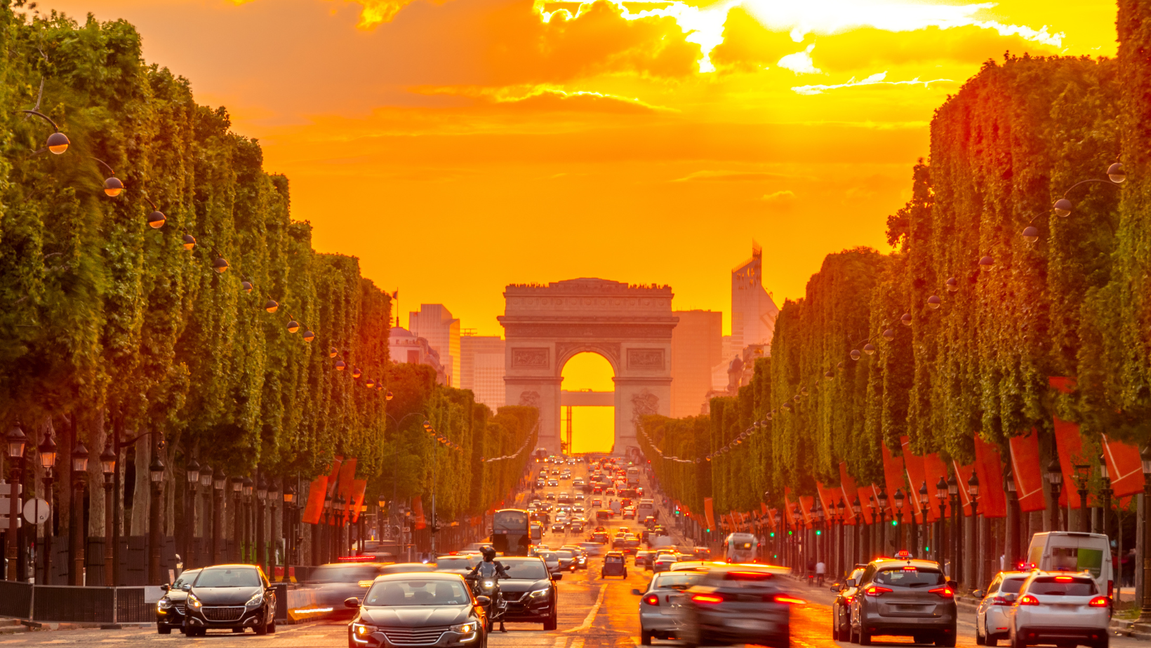 Top 5 champs elysees hotels in paris for the shopping enthusiasts