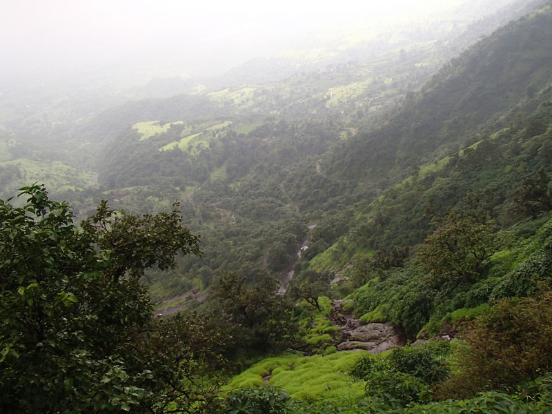 7 Difficult Treks in Maharashtra, India That Will Delight Adventure Travel Enthusiasts