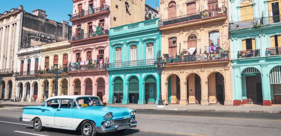 How far away is Cuba from the tip of Florida? |