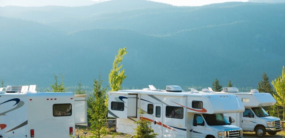 Step-by-step Guide on Opening and Closing Your Mechanical RV Awning
