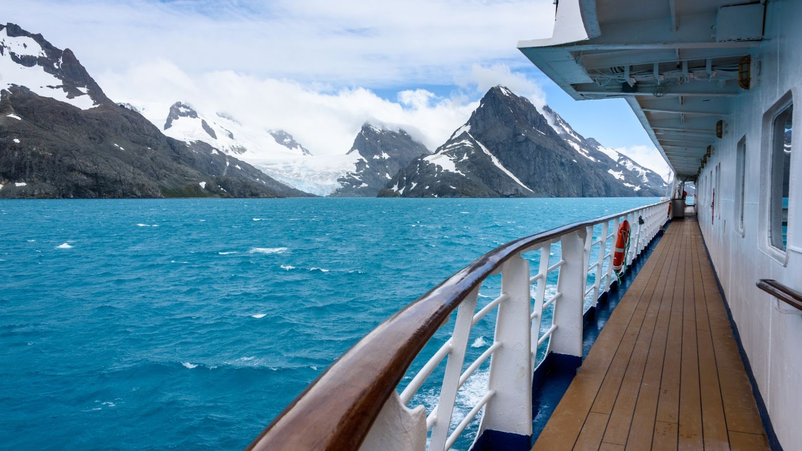 Are Cruises Still a Thing? 5 Reasons Why The Answer is YES