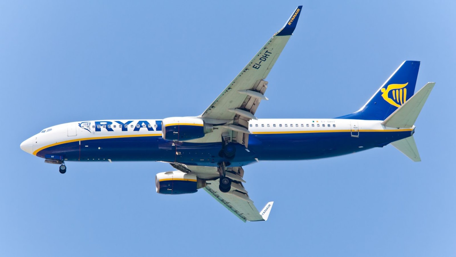 A Guide for A Smooth Flight with RyanAir Travel Tweaks