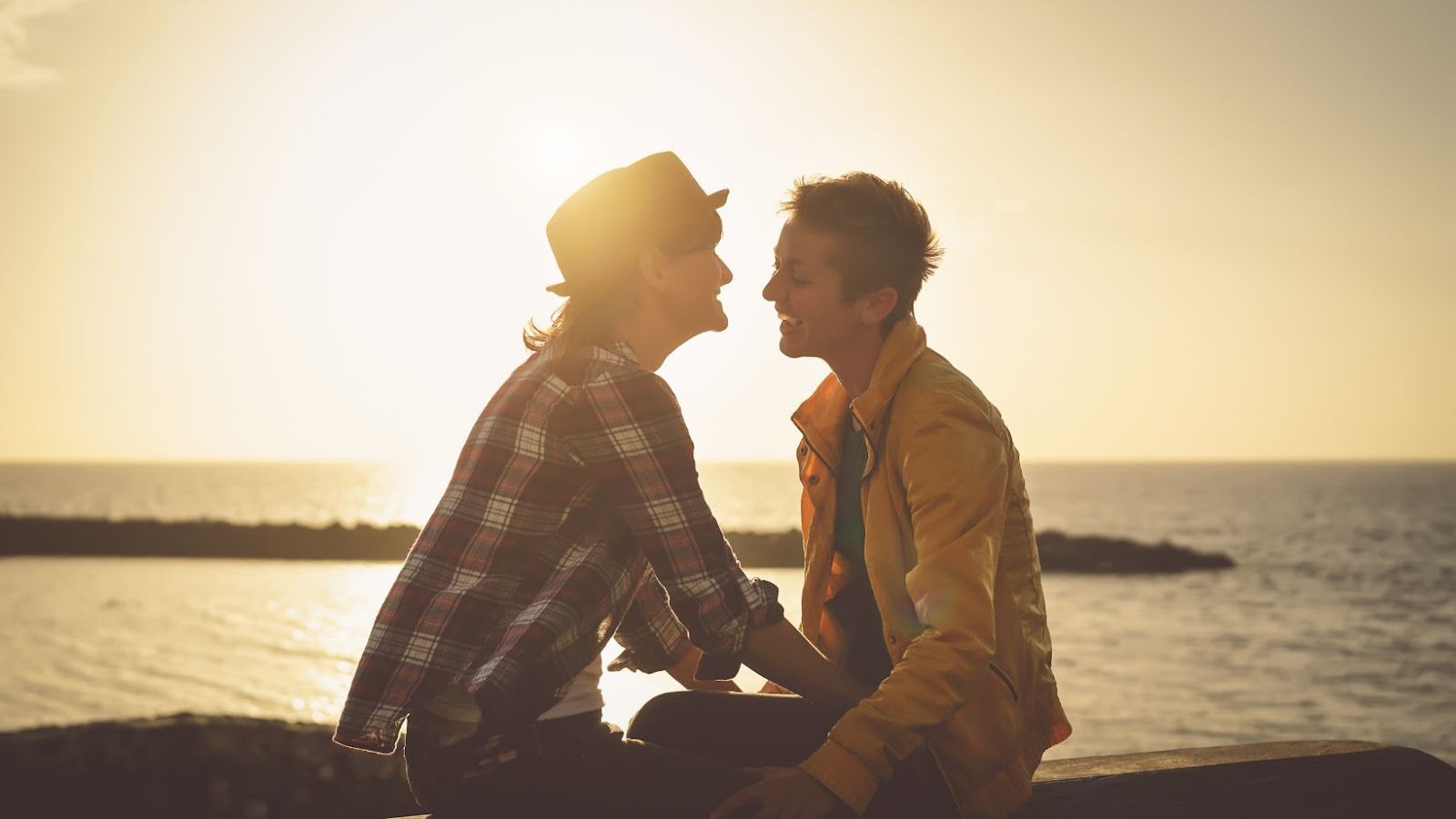 Travel and Dating: Main Tips for Gay Voyagers