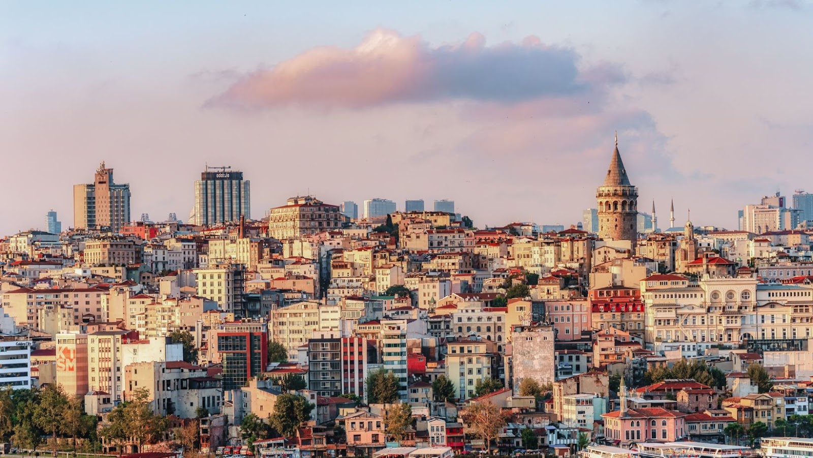 Unraveling the Mystery of Istanbul's Fluctuating Apartment Prices