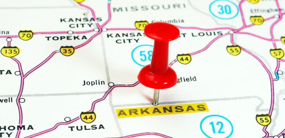 how far is arkansas from florida