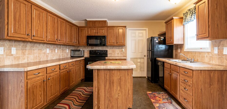 distance between countertop and upper cabinets