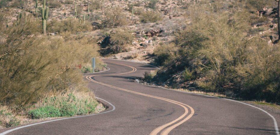 distance between phoenix and sedona