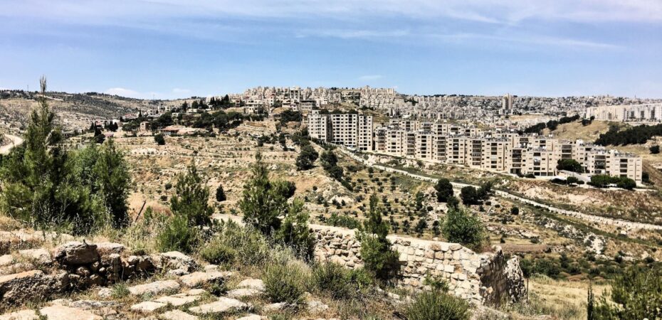 distance between bethlehem and jerusalem