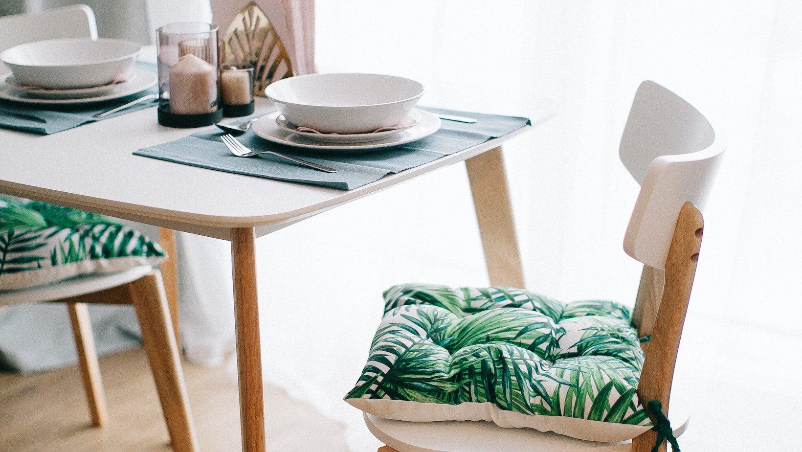Finding The Perfect Balance Distance Between Dining Table And 