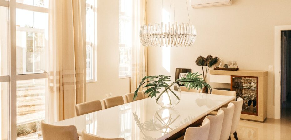 distance between dining table and chandelier