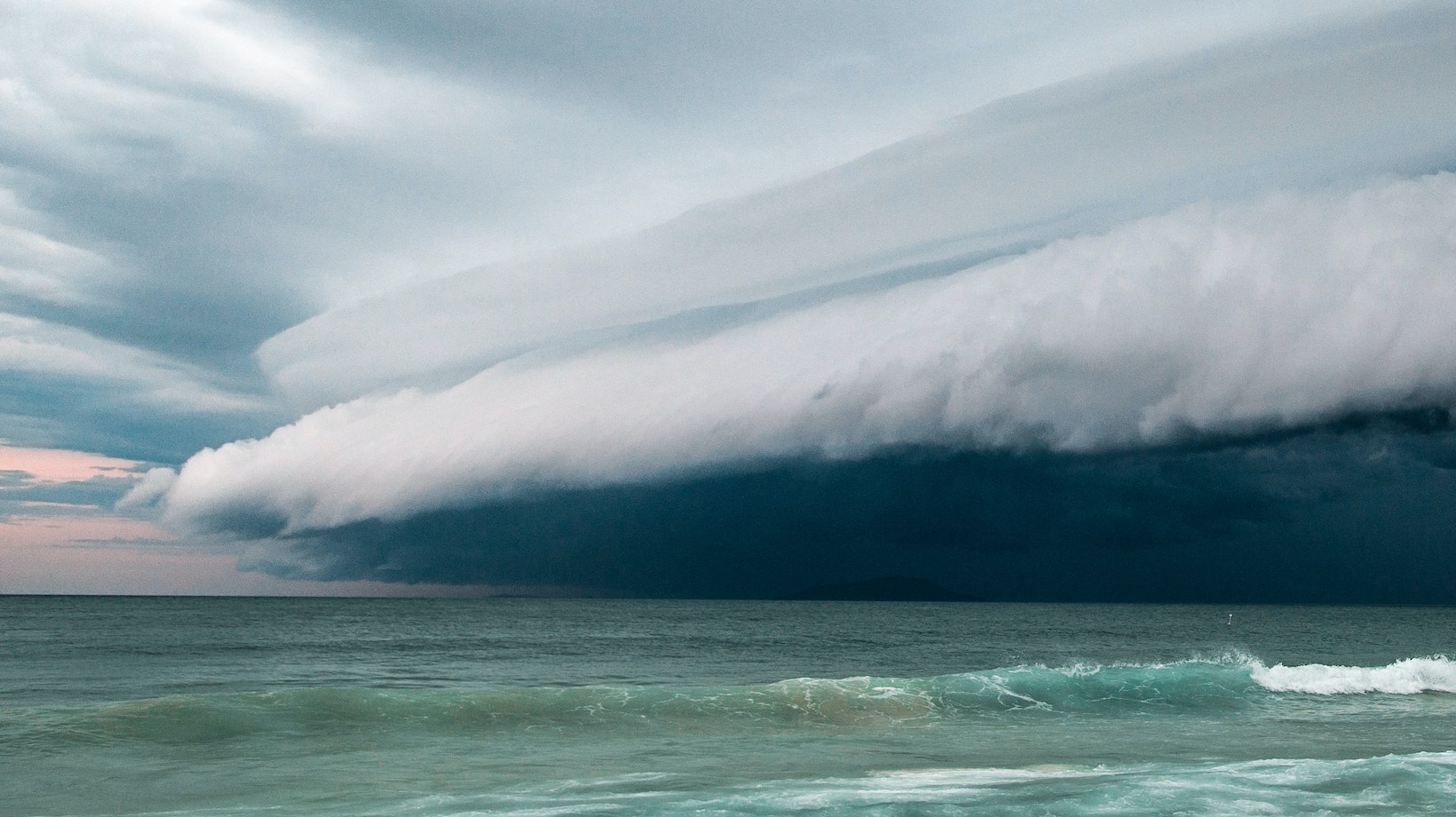 A Daunting Task: Survive Storm Phases While Carrying A Weapon of Epic ...