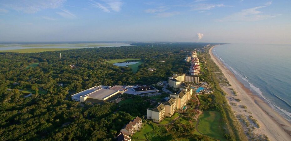 how far is amelia island from jacksonville florida