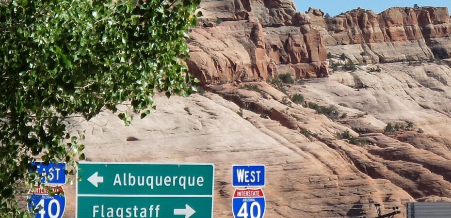 distance between albuquerque and flagstaff