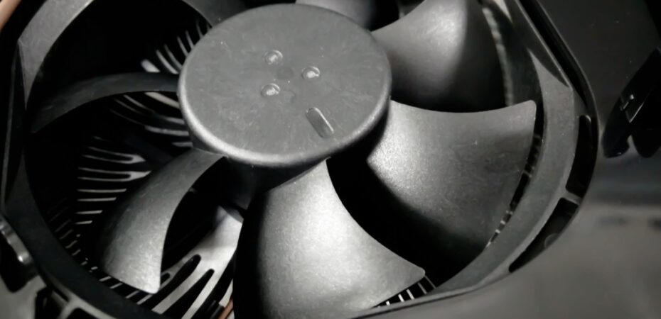 why does my car fan stay on after i turn it off