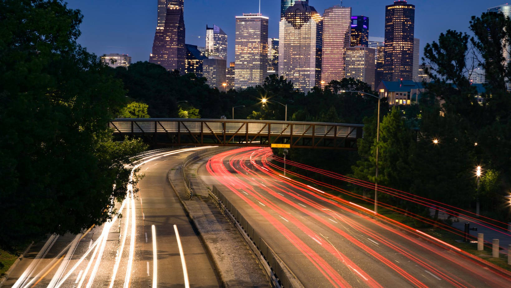 Measuring The Distance And Flight Time How Far Is Houston From Florida   Pexels Trace Hudson 7142456 