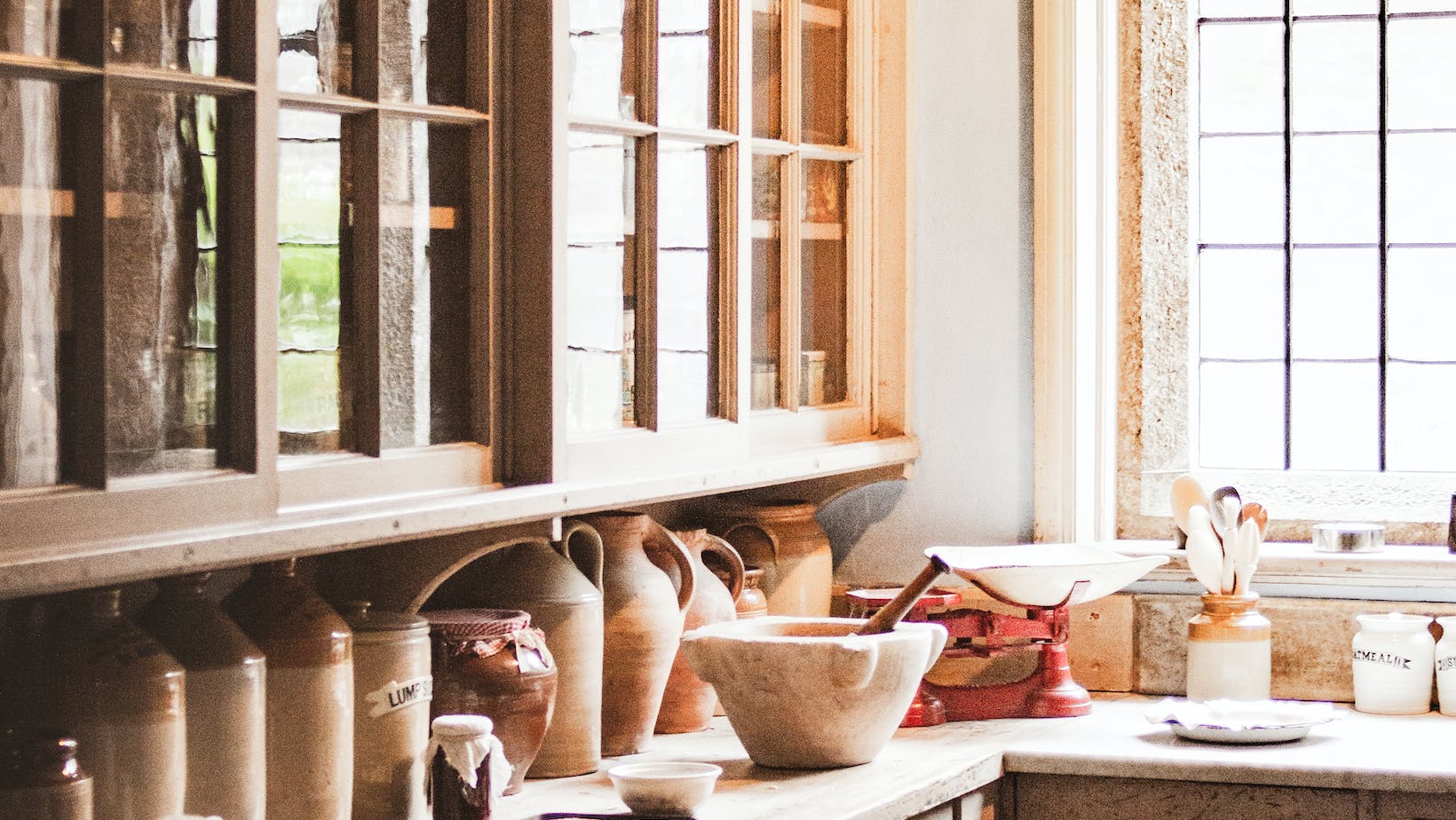 Your Essential Guide for Standard Distance Between Counter and Upper