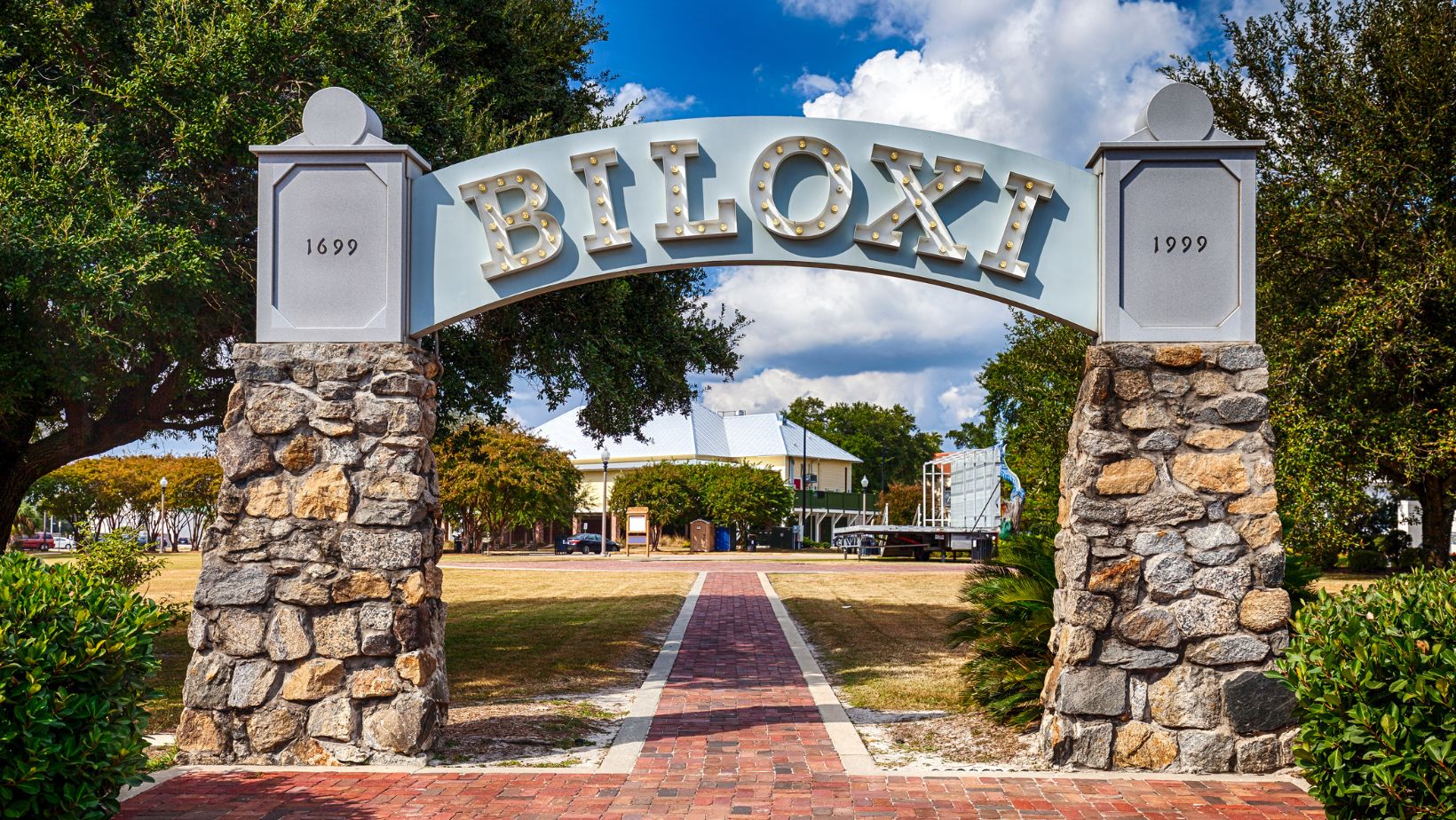 How Far is Destin Florida from Biloxi Mississippi and the Best Way to